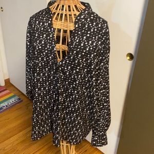 Collarless silk button down